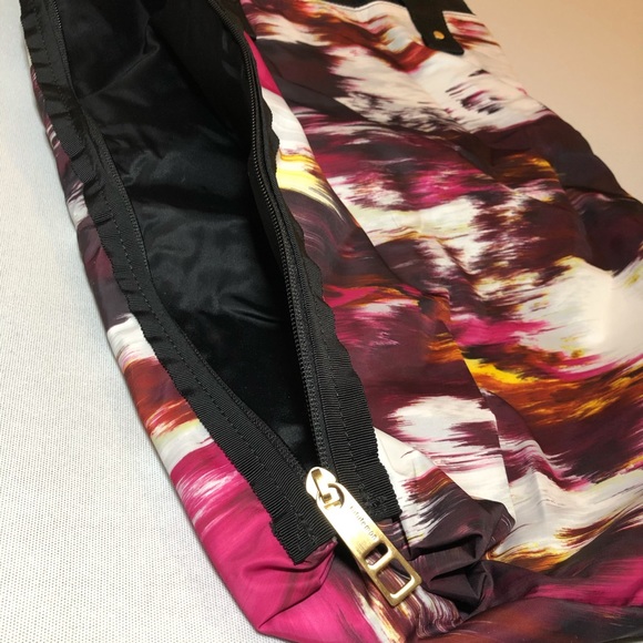 Lululemon Bring It Om Tote - Picture 7 of 10